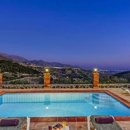 Villa Miracosta *